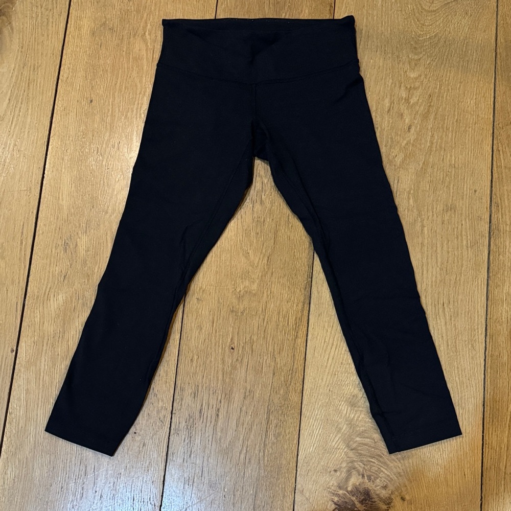 wunder under black leggings